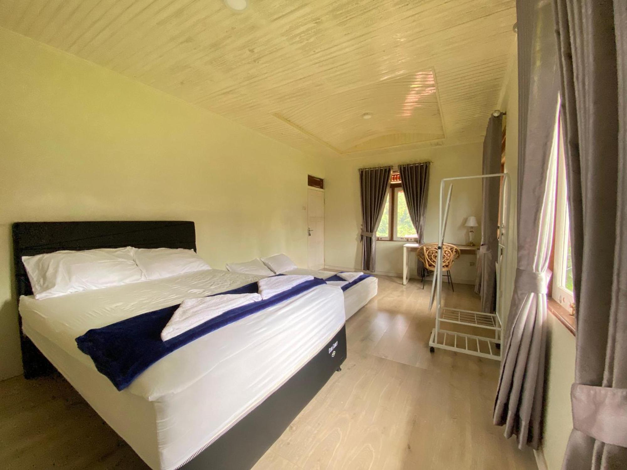 A Spacious Tropical 4 Bedrooms With Bathrooms Villa Marion Tomohon With The View Of Gunung Lokon Zewnętrze zdjęcie