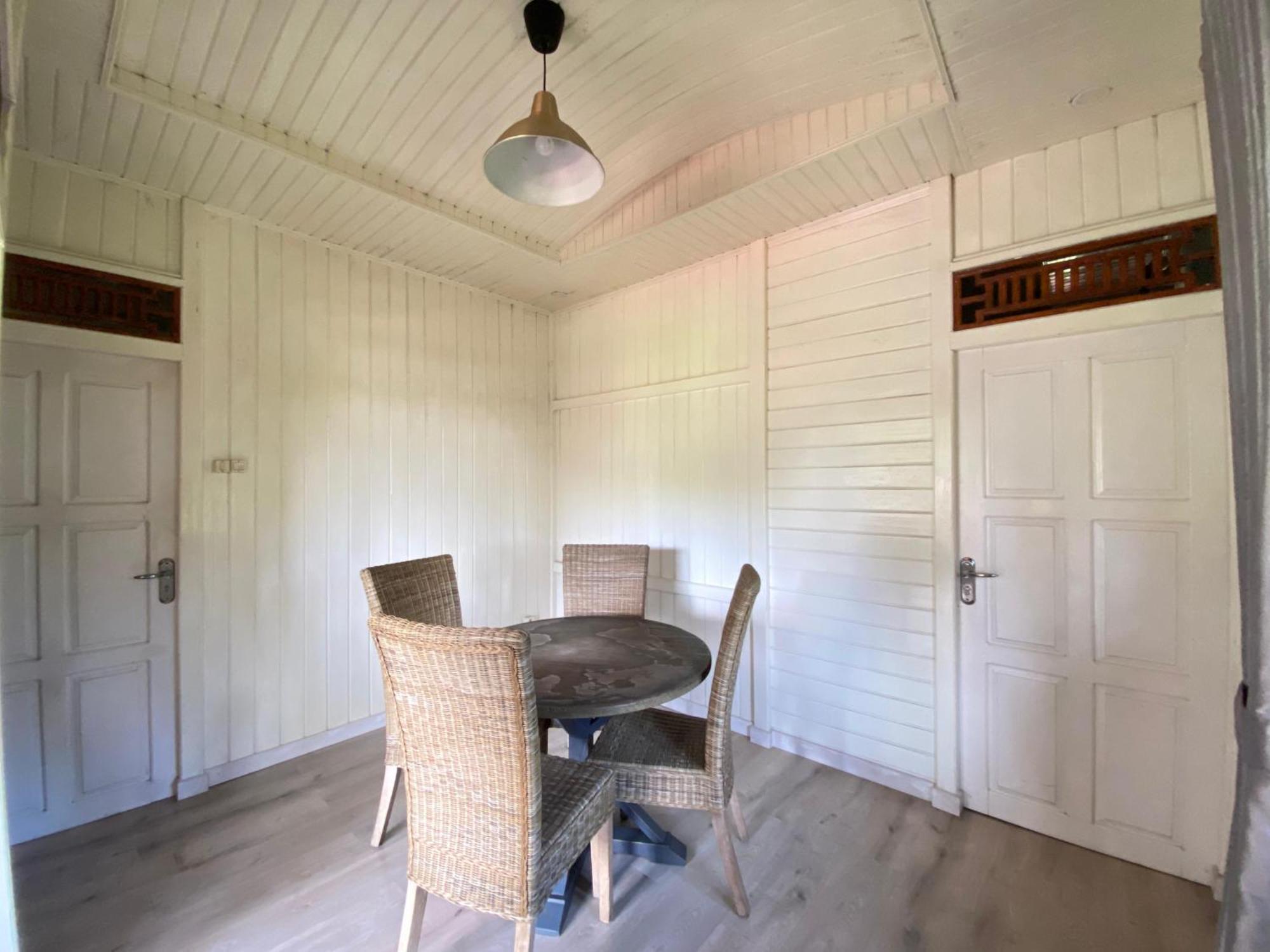 A Spacious Tropical 4 Bedrooms With Bathrooms Villa Marion Tomohon With The View Of Gunung Lokon Zewnętrze zdjęcie