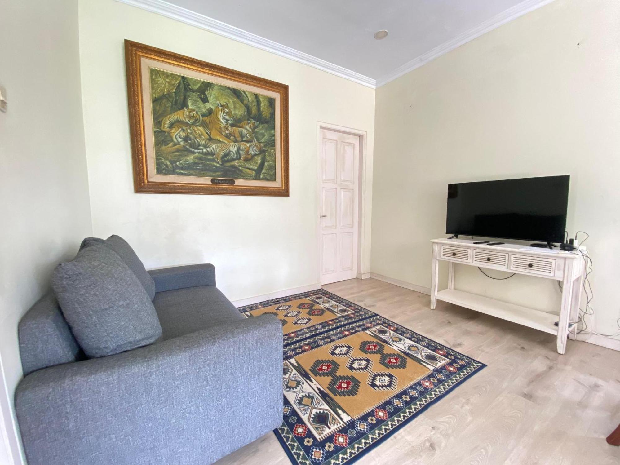 A Spacious Tropical 4 Bedrooms With Bathrooms Villa Marion Tomohon With The View Of Gunung Lokon Zewnętrze zdjęcie